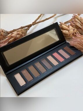 Studio Makeup Ease To Wear Neutral Eyeshadow Palette